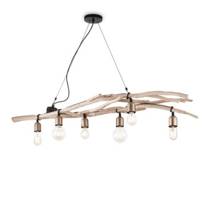 Suspension avec branches en bois naturel et chapeau en tissu noisette.