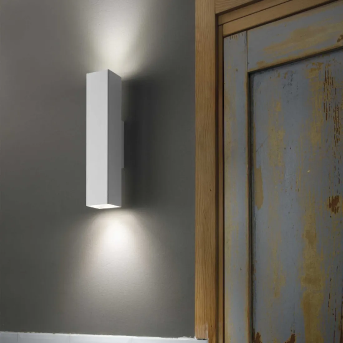 Cube Wandleuchte, modernes Parallelepiped. GU10 geführt