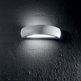 Applique murale extérieure en aluminium avec culot e27. LED.