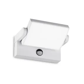 Aplique de pared exterior moderno Ideal Lux SWIPE con sensor crepuscular y sensor de movimiento