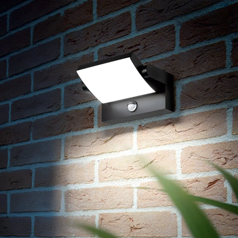 Applique murale d'extérieur moderne Ideal Lux SWIPE avec capteur crépusculaire et détecteur de mouvement