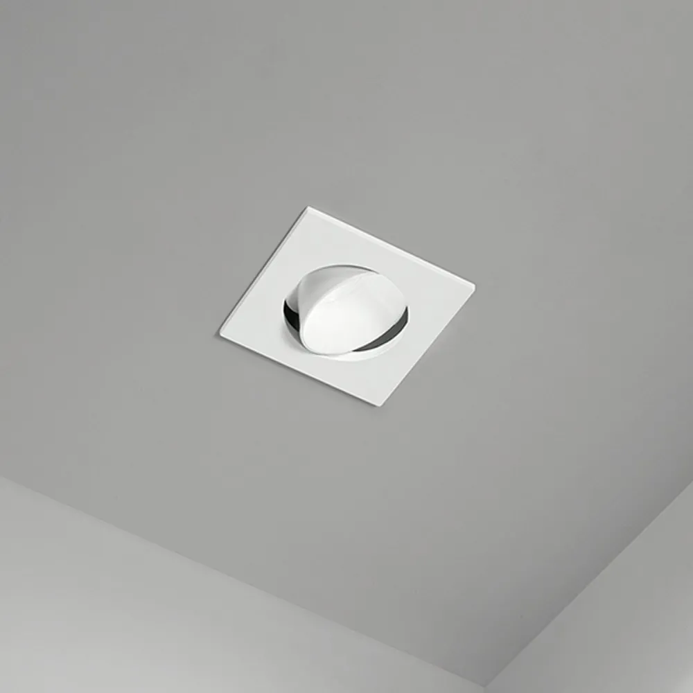 Projecteur encastré carré orientable Perenz OASIS 8368 B IP20