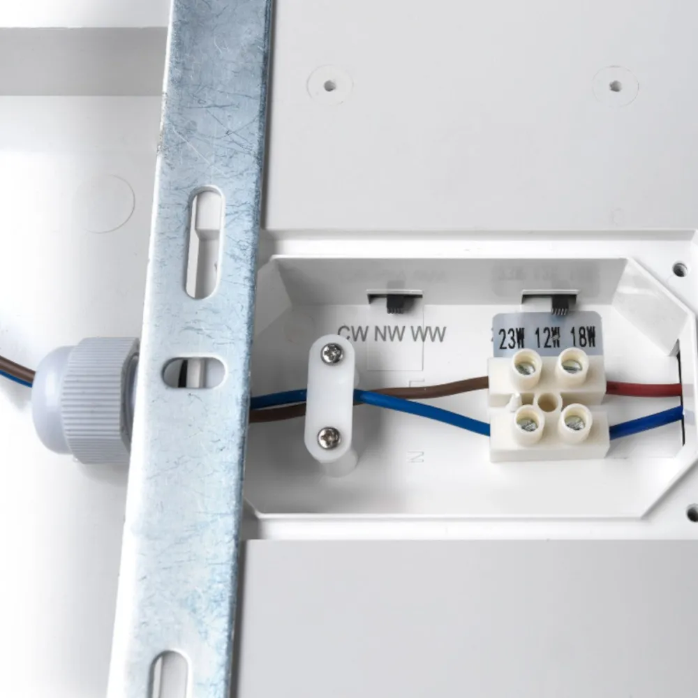 Plafoniera led Promoingross YNDI Q28 T28 WH CCT IP65