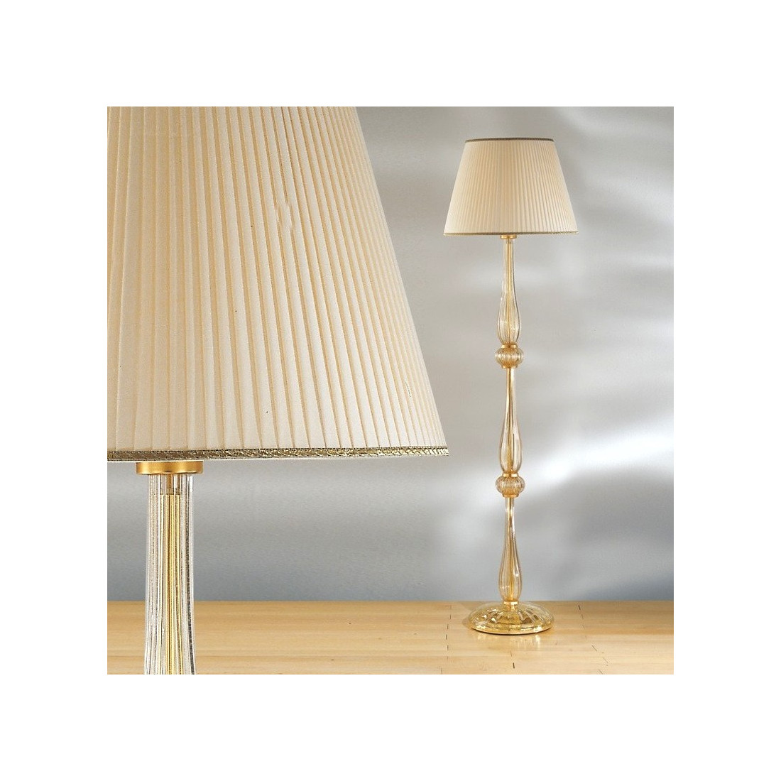 Piantana 2327 P Due P illuminazione