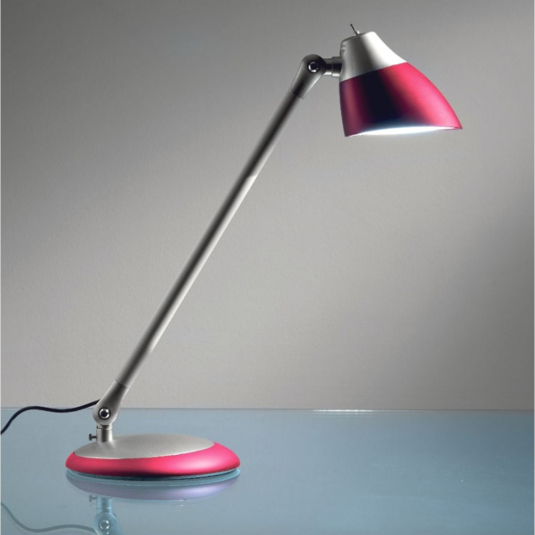 Moderne LED-Schreibtischlampe FLORA Illuminando verstellbar