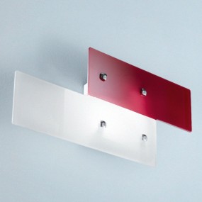 Applique ou plafonnier rectangulaire moderne en verre coloré.