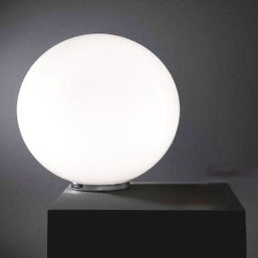 Moderne LED-Lampe mit glänzender milchweißer Kugel Sfera Illuminando