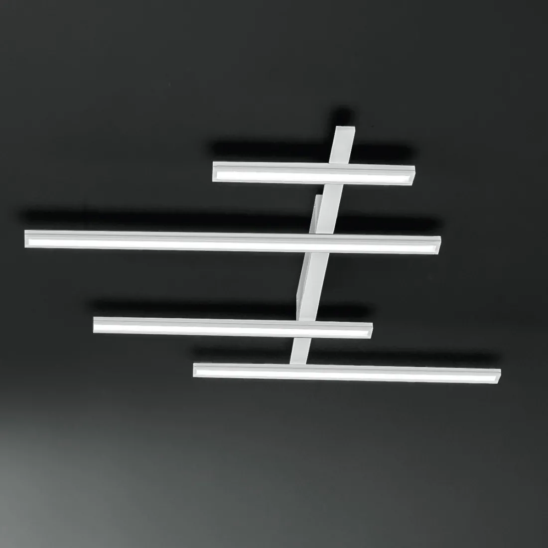 Deckenleuchte oder Wandleuchte aus weißem Aluminium mit dimmbarem warmem LED-Licht