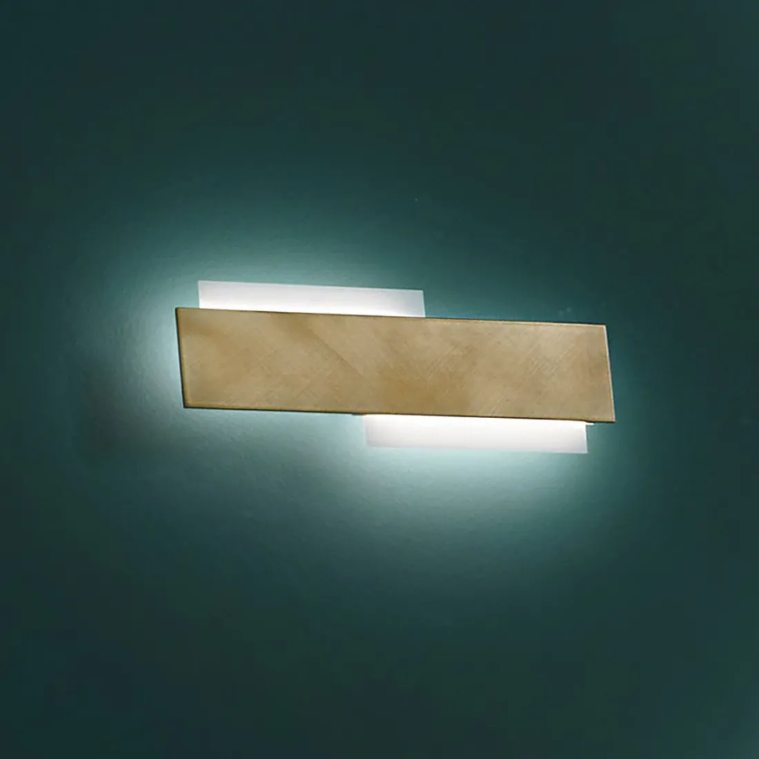 Aplique moderno rectangular con módulo LED integrado, luz cálida