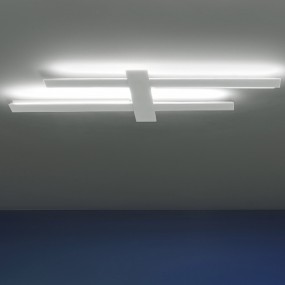 Plafonnier rectangulaire moderne avec module LED intégré, lumière chaude