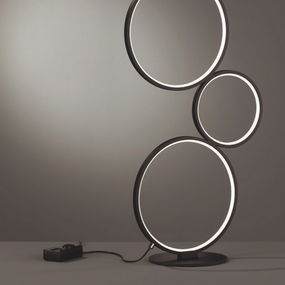 Piantana moderna ad anelli Rondo Trio Lighting 422610532