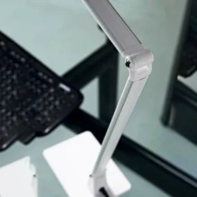 Lampe de table moderne avec module LED DESK Illuminando