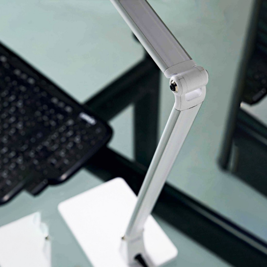 Lume da tavolo moderno con modulo led DESK Illuminando