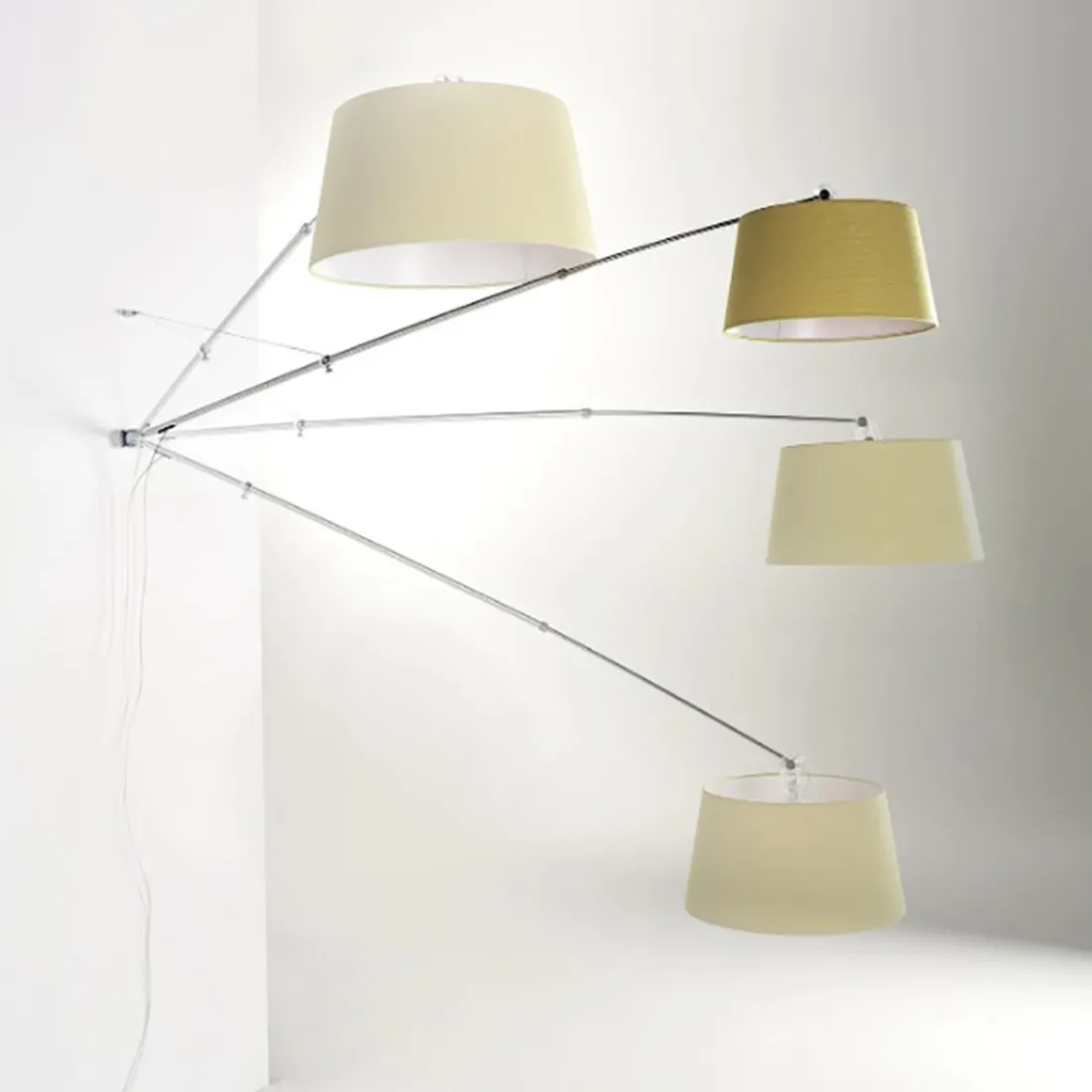 Applique murale moderne à led orientable 137 150A éclairage Cattaneo