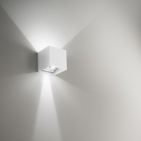 Applique alluminio Gea Led HENK Q GES860 LED IP54 fascio regolabile lampada parete biemissione moderna cubo esterno