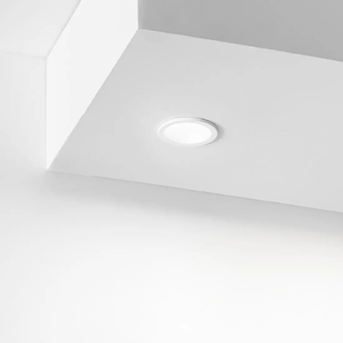 Moderner LED-Einbaustrahler Gea Led GFA950N für Gipskartonplatten.