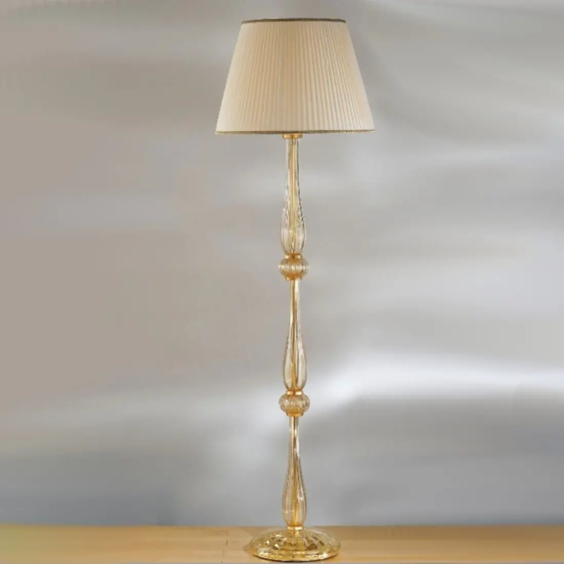 Piantana classica Due P illuminazione GOLD 2327 P