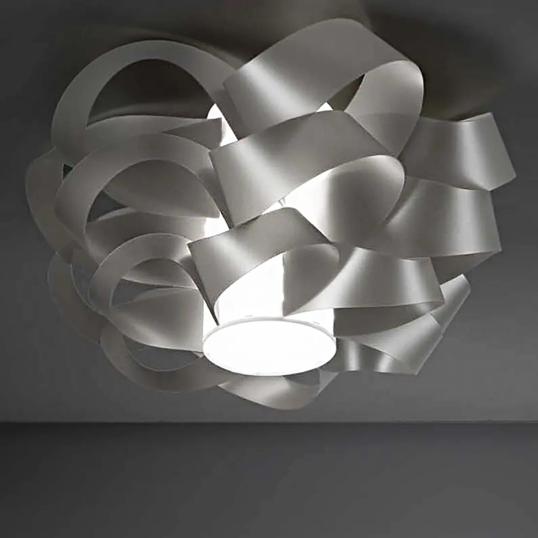 Plafoniera tonda con nastri in bianco Linea Zero Cloud