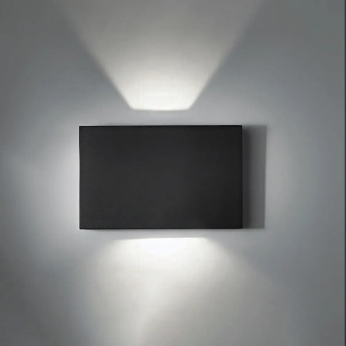 Pan International WALLY LED IP65 Außenwandleuchte