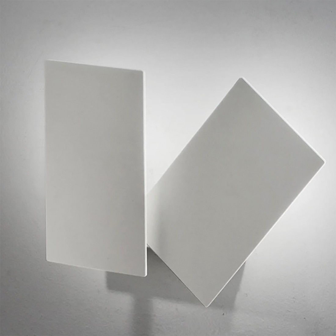 Abat-jour gradable avec diffuseurs plats rectangulaires orientables.