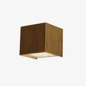 Applique de style cube pour un mobilier classique-rustique. LED.