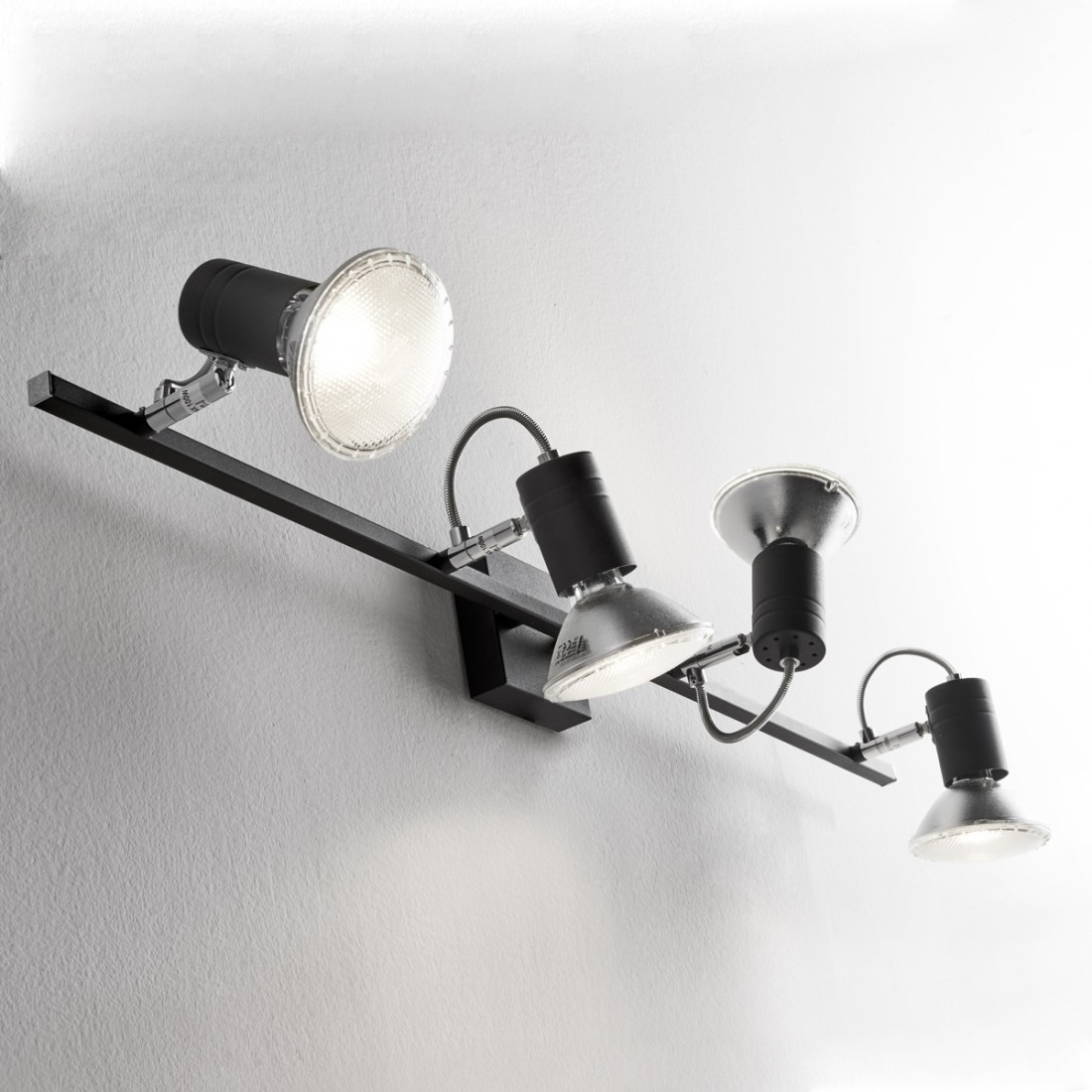 Foco moderno Illuminando ZEUS 4
