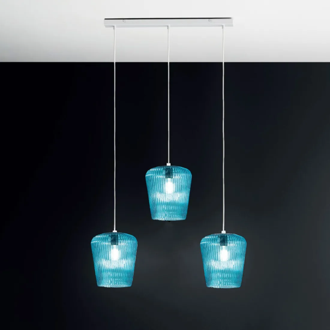 Gea Luce blaue Glaspendelleuchte NUMA BR3