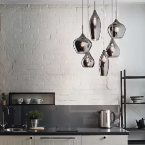 Lustre moderne en verre blanc ou fumé 6 lumières E14 max. 40W.