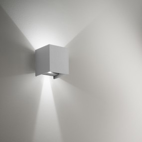 Applique alluminio Gea Led HENK Q GES862C LED IP54 3000°K fascio regolabile lampada parete biemissione moderna cubo esterno